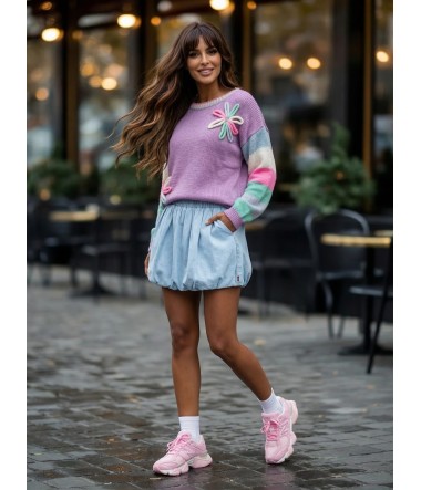 Kolorowy sweter z dekoracyjnymi kwiatami i rękawami oversize damski Dalia