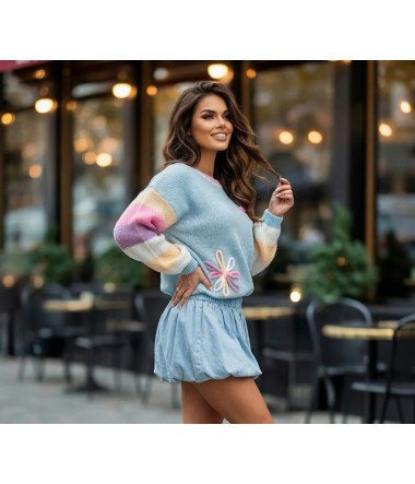 Kolorowy sweter z dekoracyjnymi kwiatami i rękawami oversize damski Dalia